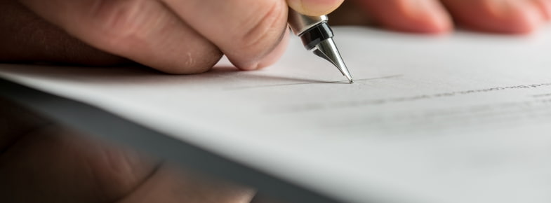 Realización y revisión de contratos en Salamanca